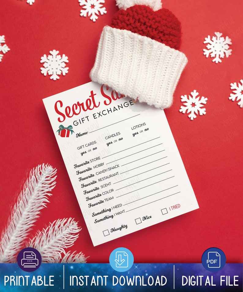 Puede incluir: Tarjeta de juego de intercambio de regalos de Secret Santa imprimible con fondo blanco y texto negro. La tarjeta incluye una lista de preguntas para ayudarte a encontrar el regalo perfecto para tu destinatario de Secret Santa. Las preguntas incluyen: Nombre, Tarjetas de regalo, Velas, Lociones, Tienda favorita, Afici&oacute;n favorita, Golosina/Bocadillo favorito, Restaurante favorito, Aroma favorito, Color favorito, Equipo favorito, Algo que necesito, Algo que quiero, Travieso, Agradable, Lo he intentado.
