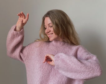 Women cropped pullover, spring pullover, hand knitted chunky cropped jumper, light pink crop top long sleeve sweater, fluffy alpaca jumper