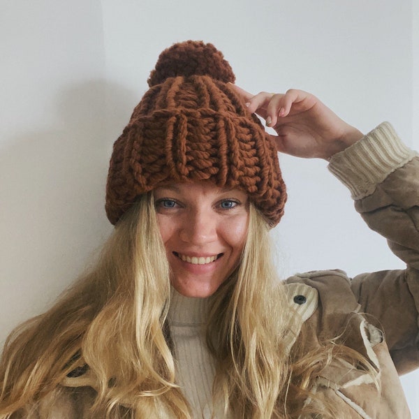 Knit hat with pom pom, oversized hat, women hat, bobble hat, chunky beanie, large pompom, bulky beanie, warm beanie, Made in Ukraine