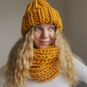Oversize knit scarf hat set, infinity chunky mustard scarf, giant scarf, handknit women beanie scarf snood set, wool beanie, bulky hat image 2