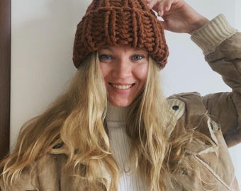 Knit hat with pom pom, oversized hat, women hat, bobble hat, chunky beanie,  large pompom, bulky beanie, warm beanie, Made in Ukraine