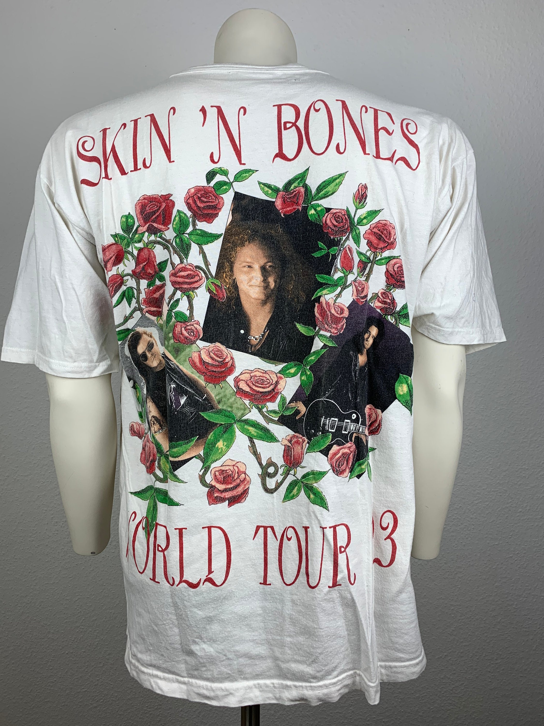 GUNS N ROSES 1993 T-shirt Vintage / World Tour 93 / Concert GUNS N ROSES 1993 T-shirt Vintage / World Tour 93 / Concert