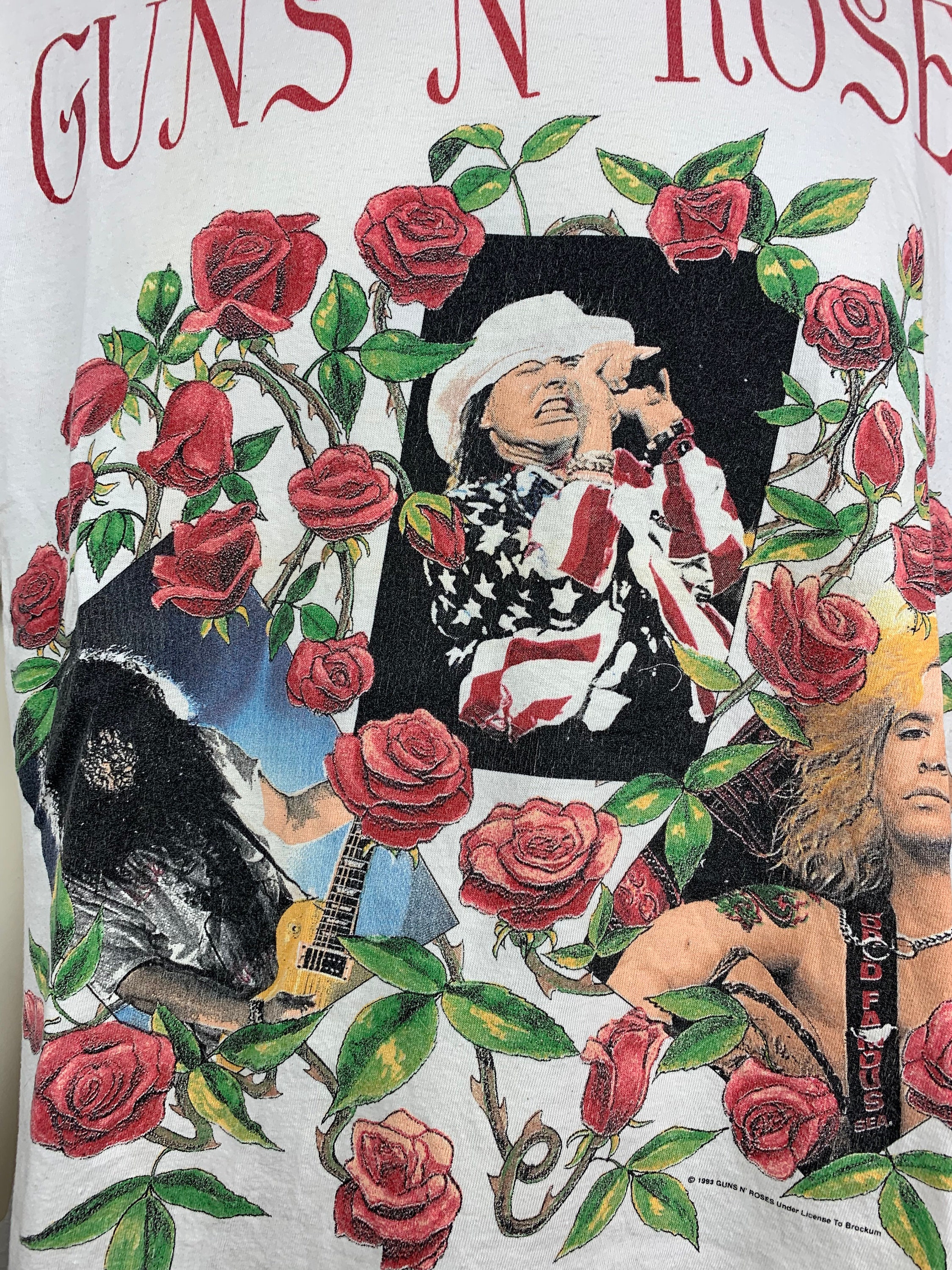 GUNS N ROSES 1993 T-shirt Vintage / World Tour 93 / Concert GUNS N ROSES 1993 T-shirt Vintage / World Tour 93 / Concert