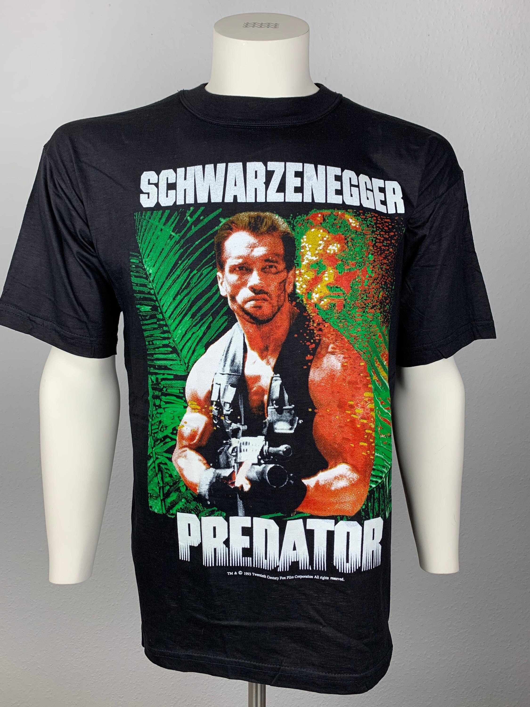 twothousandvtg Vintage 1987 Predator Schwarzenegger Tee Size S Deadstock!