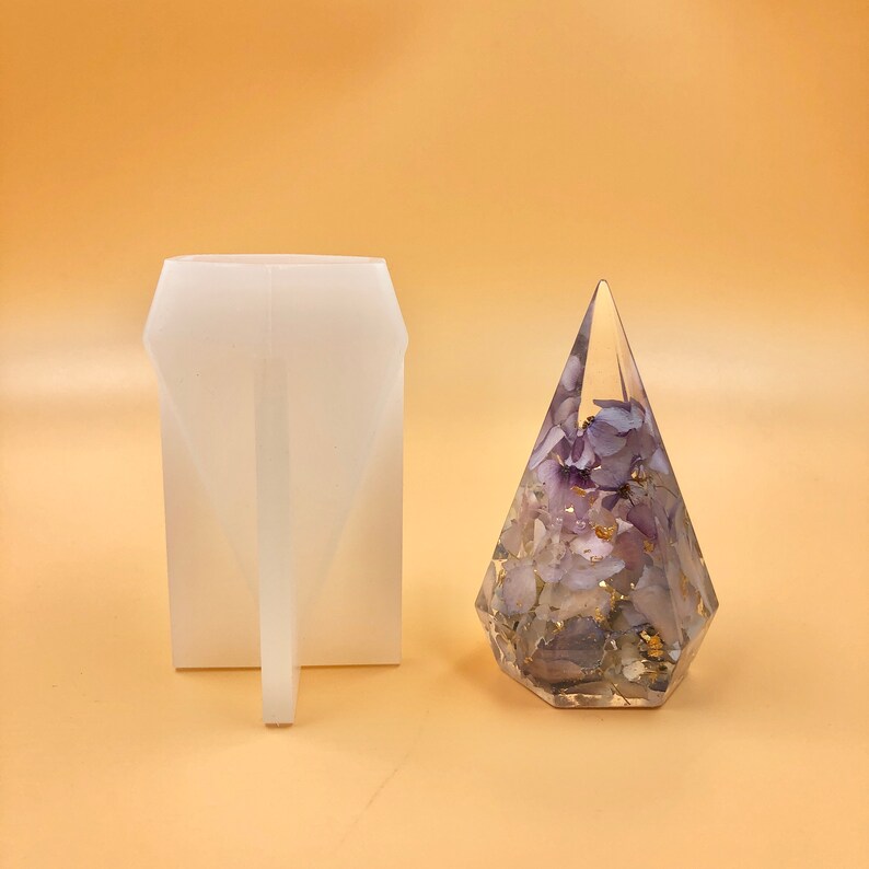 Ring Holder Mold for Casting Resin and Concrete / Designed in Etsy