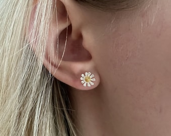 Aster Flower Stud Earrings • 925 Sterling Silver Earrings • Daisy Earrings • Nature Inspired Flower Earrings Silver • Birth Flower