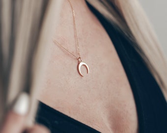 Zierliche Mond Halskette Gold • Kette mit Mondanhänger • Halbmond Halskette Gold • Minimalistische Halskette • Mondhalskette 18K vergoldet