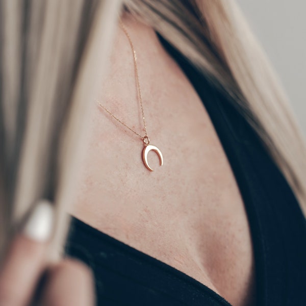 Zierliche Mond Halskette Gold • Kette mit Mondanhänger • Halbmond Halskette Gold • Minimalistische Halskette • Mondhalskette 18K vergoldet