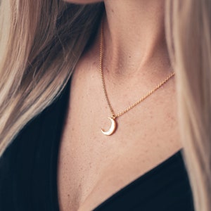 Dainty Moon Necklace Gold • Chain with Moon Pendant • Crescent Moon Necklace Gold • Minimalist Necklace • Moon Necklace 18K Gold Plated