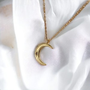 Dainty Moon Necklace Gold • Chain with Moon Pendant • Crescent Moon Necklace Gold • Minimalist Necklace • Moon Necklace 18K Gold Plated