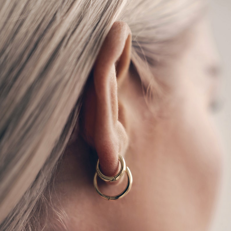 Zierliche Creolen Gold Ohrringe Gold Creolen Ohrringe 925 Sterling Silber Minimalistische Ohrringe Kleine Reifen Geschenk Bild 2