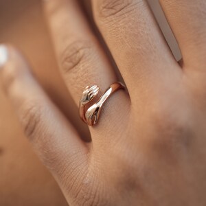 Gold Umarmender Ring 925 Sterling Silber Offener Ring Geschenkidee Hug Ring Verstellbarer Ring Umarmungsring minimalistischer Ring Bild 5