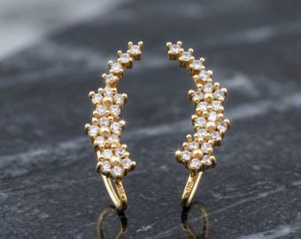Orecchini a rampicante in argento placcato oro 18 carati, orecchini a rampicante a forma di fiore con zirconi scintillanti, orecchini a perno curvi e delicati, orecchini da sposa boho, gioielli artigianali.