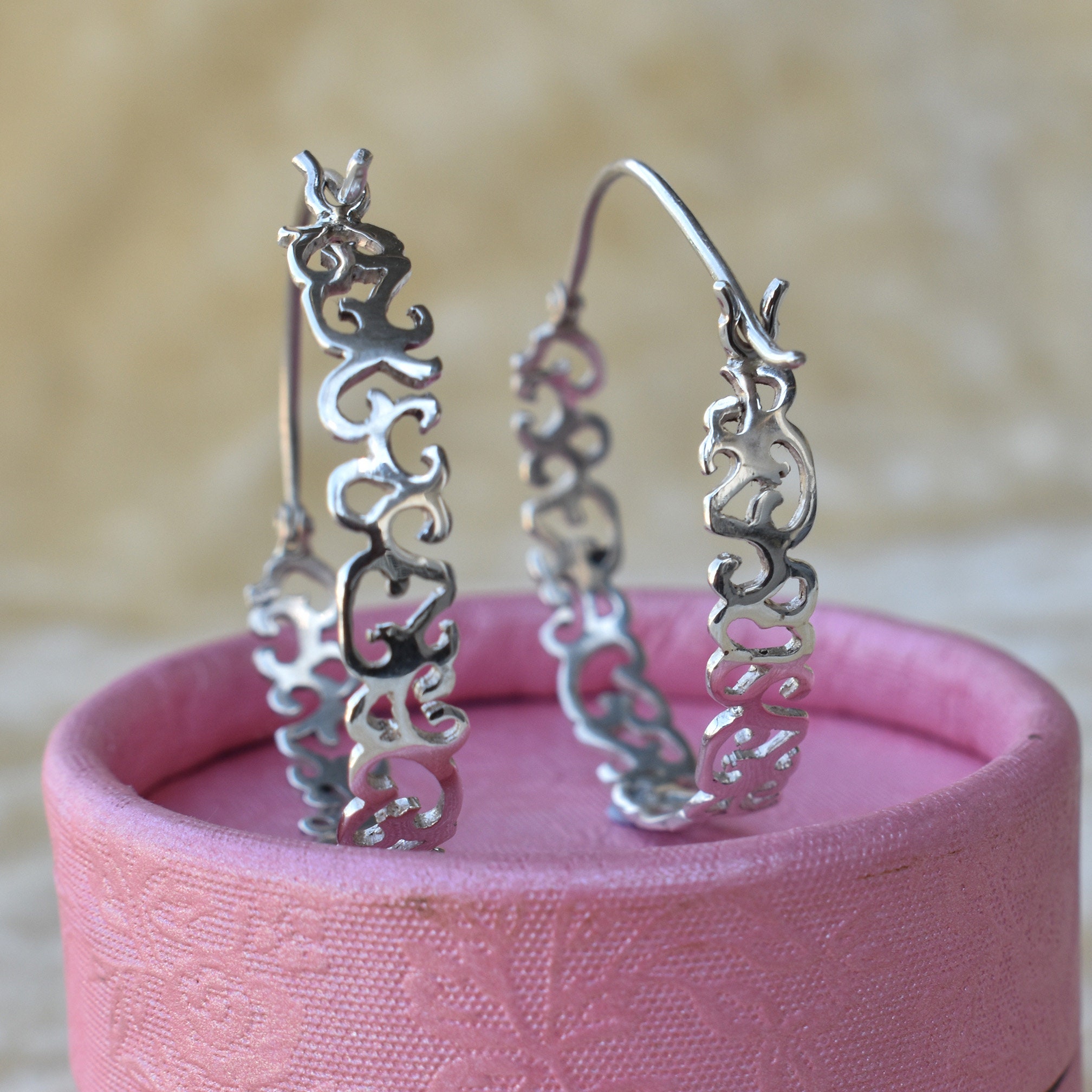thumbnail image 2 of 925 Sterling Silver Retro Filigree Oriental Huggie Hoop Earrings A1362 2 of 6