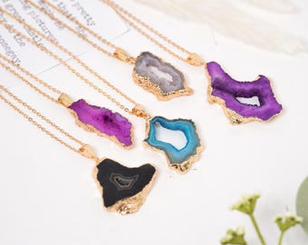 Raw Crystal Agate Necklace Gold Pendant Crystal Gifts Rough Crystal Necklace for Women Healing Crystal Necklace Chakra Raw Stone