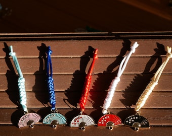 Handgefertigter Schlüsselanhänger – Chinesischer Knoten – Sakura Fan Charm, Glücksbringer, Glücksbringer