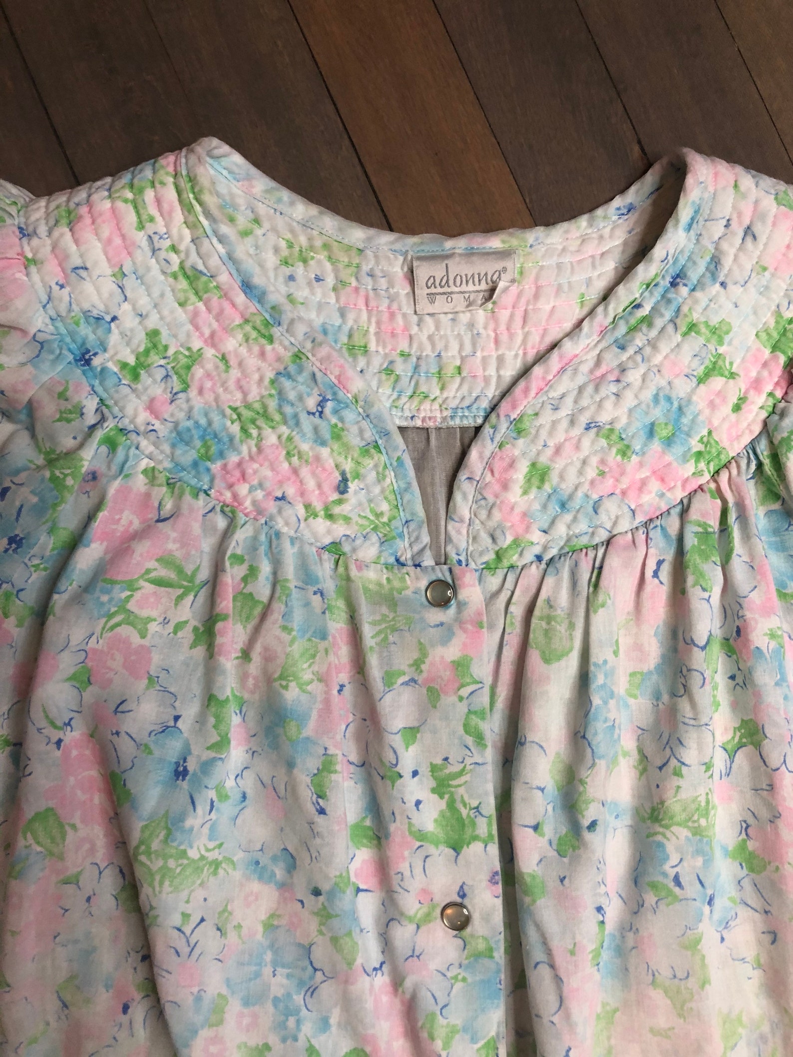 Vintage floral nightgown with pearl snaps down front. pink | Etsy
