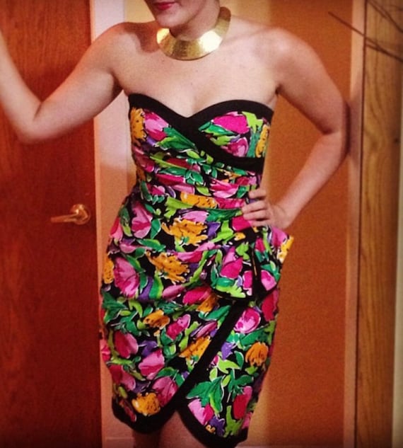 UNIQUE Vintage 80s floral, strapless dress with vi