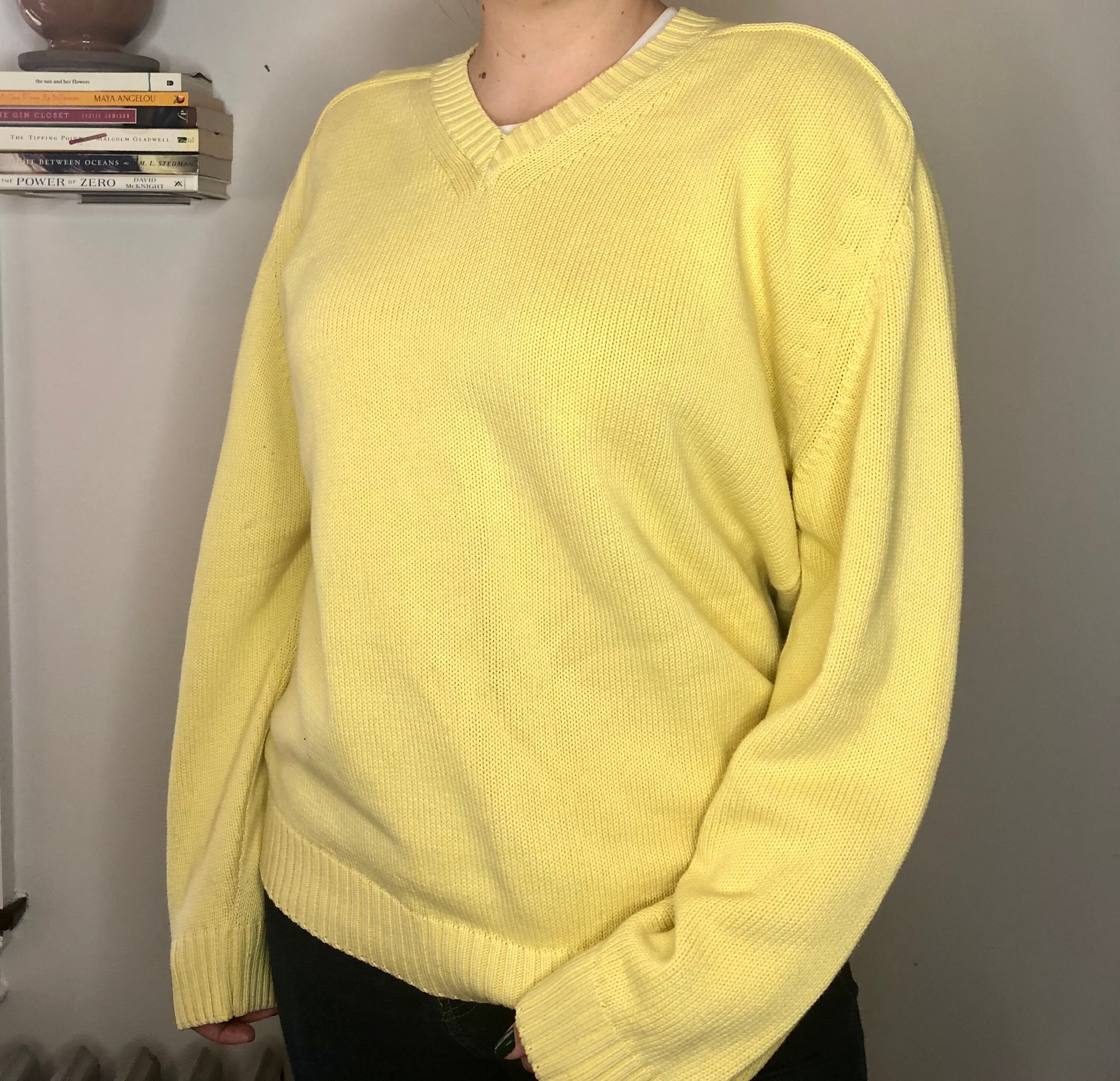 VNTG suéter de cuello en V amarillo italiano la marca es Etsy