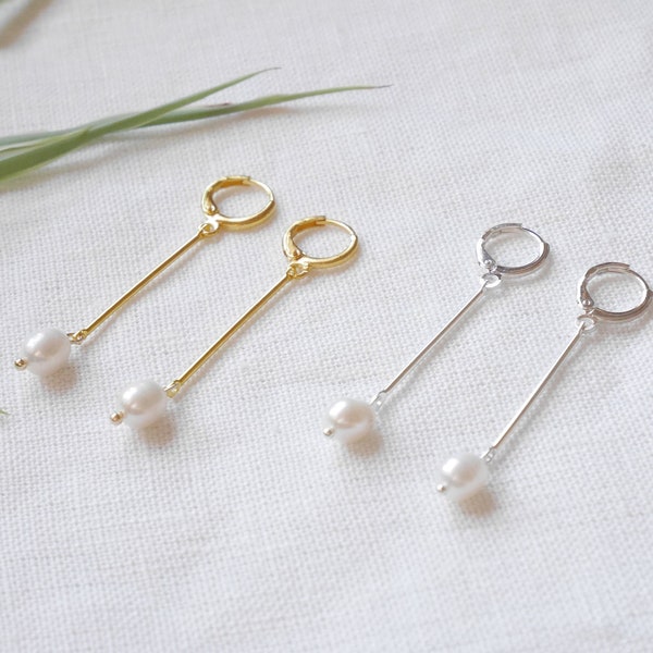 Orecchini di perle a barra lunga / Orecchini pendenti con perle d'acqua dolce minimaliste / Semplici gioielli di perle / Graziosi orecchini dalle linee pulite con perle vere