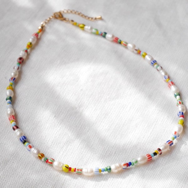 Collana di perle d'acqua dolce con perline a strisce / Collana di perline colorate / Girocollo di perline di semi misti / Regalo di gioielli estivi multicolori per lei