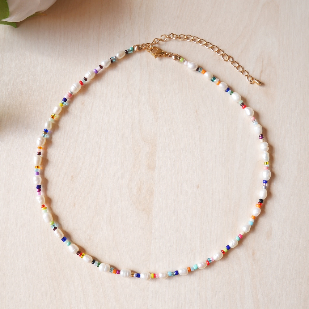 Colorful beaded pearl necklace