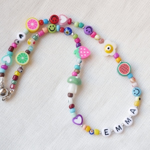 Collar con nombre colorido para niñas / Collar de cuentas mixtas con nombre personalizado / Collar de cuentas personalizado para niños con cierre magnético