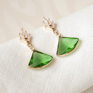 Art deco dainty green earrings – vintage bridal jewelry with crystal drop