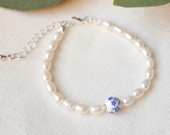 Blue porcelain pearl bracelet | White and blue beaded pearl bracelet | Blue china minimalist ceramic bracelet | Birthday gift for her