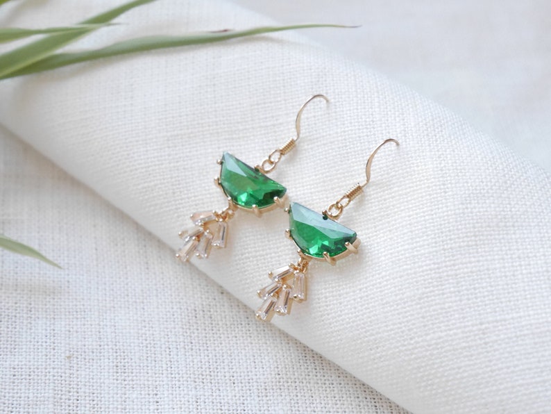 Art deco earrings Emerald green dangle earrings in 1920s style Beautiful vintage jewelry Elegant bridal bridesmaid wedding accessories image 1