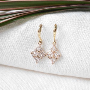 Pendientes colgantes Art Déco - joyería de estilo vintage de los años 20, pendientes victorianos dorados con circonitas cúbicas para novias, un delicado regalo romántico para ella.