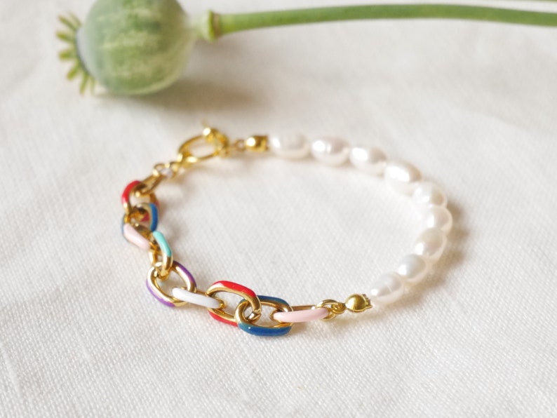 Half pearl half colorful chain bracelet Real pearls bracelet with chunky chain Half pearls bracelet Cute luxurious bracelet for her image 5