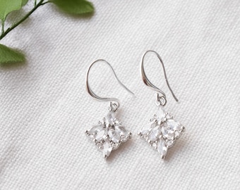 Silver art deco earrings - dainty vintage style drop earring, 1920s jewelry gift for her, cute bridal jewelry