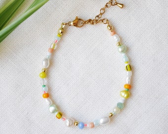 Tropical beads bracelet | Exotic colorful beaded bracelet in pastel colors | Cute dainty multicolor seed bead jewelry with freshwater pearls