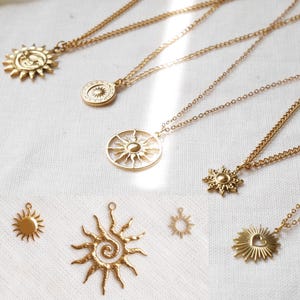 Collana con ciondolo a forma di sole dorato - gioiello a spirale in stile boho celeste, regalo estivo e solare per lei