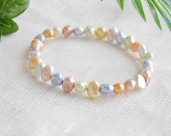 Pastel freshwater pearl bracelet - beaded jewelry in soft colors, elastic stretch cord, easy comfortable everyday accessory, gift for her