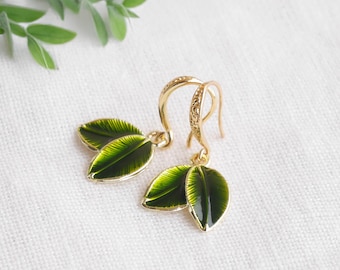Green leaf earrings - nature inspired gold jewelry gift for nature lover, botanical forest theme accessory