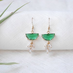 Art deco earrings Emerald green dangle earrings in 1920s style Beautiful vintage jewelry Elegant bridal bridesmaid wedding accessories image 3
