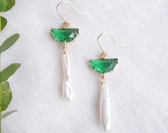 Green biwa pearl earrings - baroque freshwater pearl drop earrings, long emerald dangle, bridal wedding jewelry, anniversary gift for her