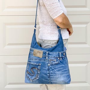 Upcycled Bag from Jeans to Hobo Bag loaded with pockets