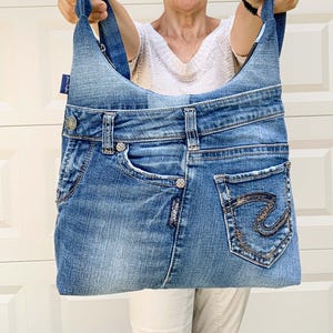 Upcycled Bag from Jeans to Hobo Bag loaded with pockets