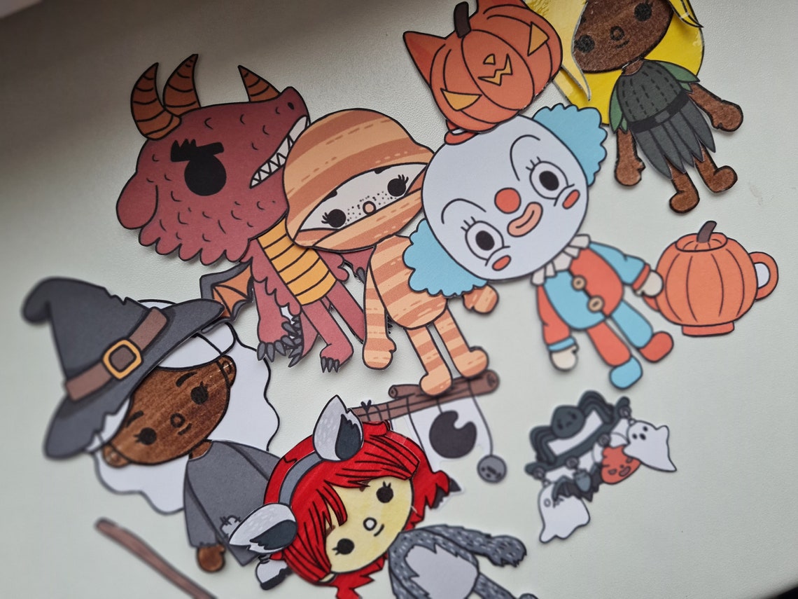 Printable Toca Boca Halloween Costumes / Toca Boca Paper Clothes