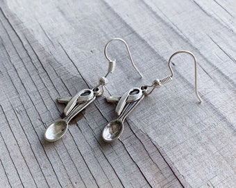 Boucles d'oreilles pendantes pendantes avec ruban de sensibilisation à la cuillère en argent Spoonie, cadeau pour guerrier Spoonie, maladie chronique