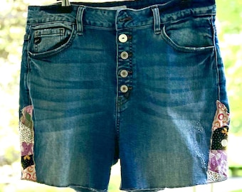 Jean Shorts Kancan embellished with vintage quilt pieces Size Medium (M)