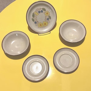 Prato de salada, pires ou tigela de cerâmica Yamaka vintage - CRESTONE Buttertree