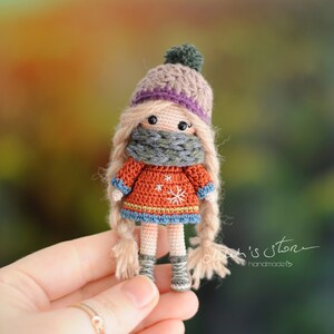 Miniature snowflake doll