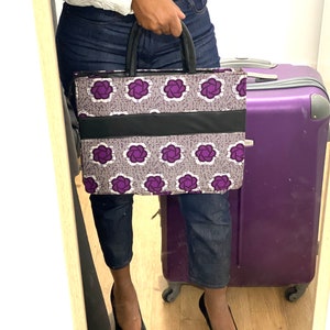 Sac à main en wax violet et noir – Motifs floraux – Fait main – Simili cuir noir - Sac original - Sac unique - Cadeau pour femme