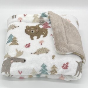 Winter blanket for babies/children up to 2 years old, soft and warm comforter fabric with forest animal print, and taupe/greige comforter fabric 72X92cm