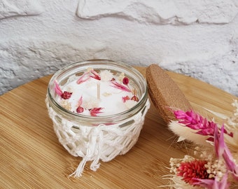 Bougie naturelle en cire de soja et fleurs séchées dans son pot en verre macramé  Idée cadeau anniversaire, noce de cire, 4 ans de mariage.