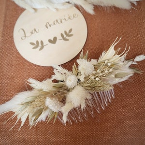 Coiffure, peigne mariée fleurs séchées. Mariage. Accessoire fleuri. Demoiselles et fillettes d'honneur, boutonnière. Cortège temoin. bohème image 1